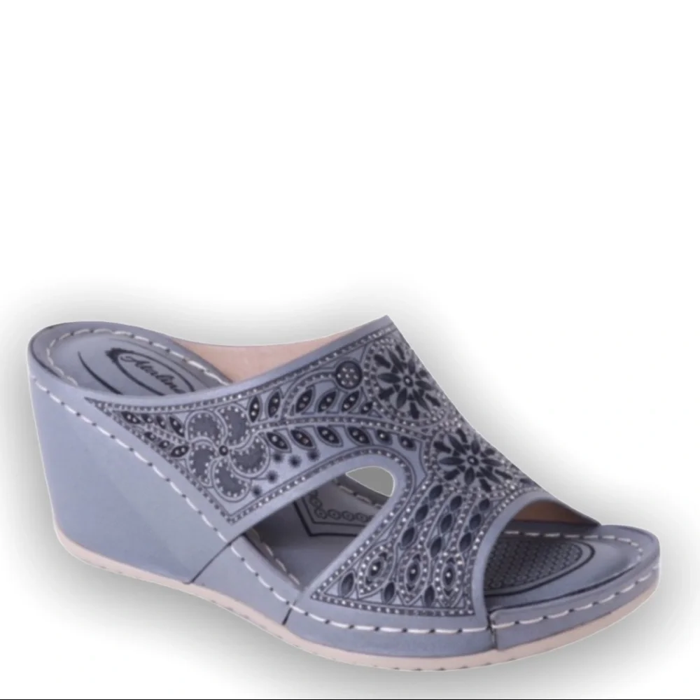 Size 10 Italina Gray Tribal Sequin Studded Slip On Sandal Wedges - Picture 1 of 7